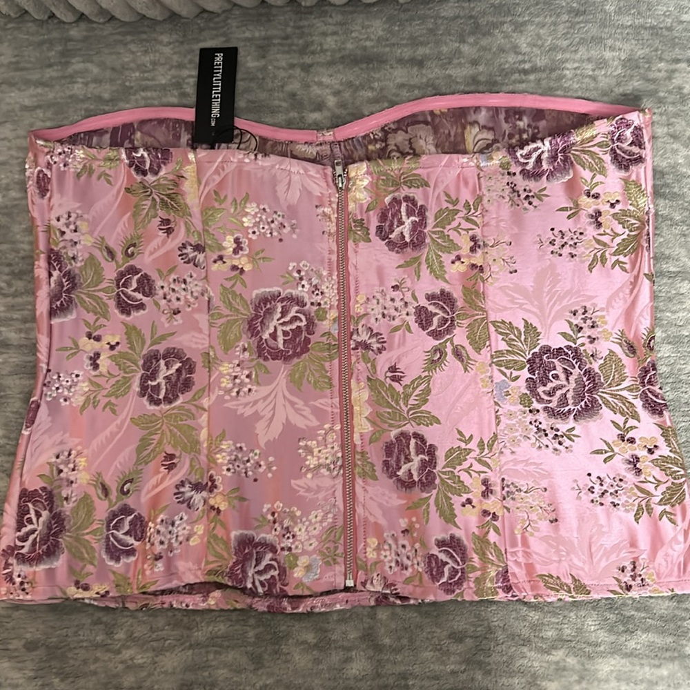 PrettyLittleThing Pink Floral Satin Corset Crop Top - Picture 3 of 6